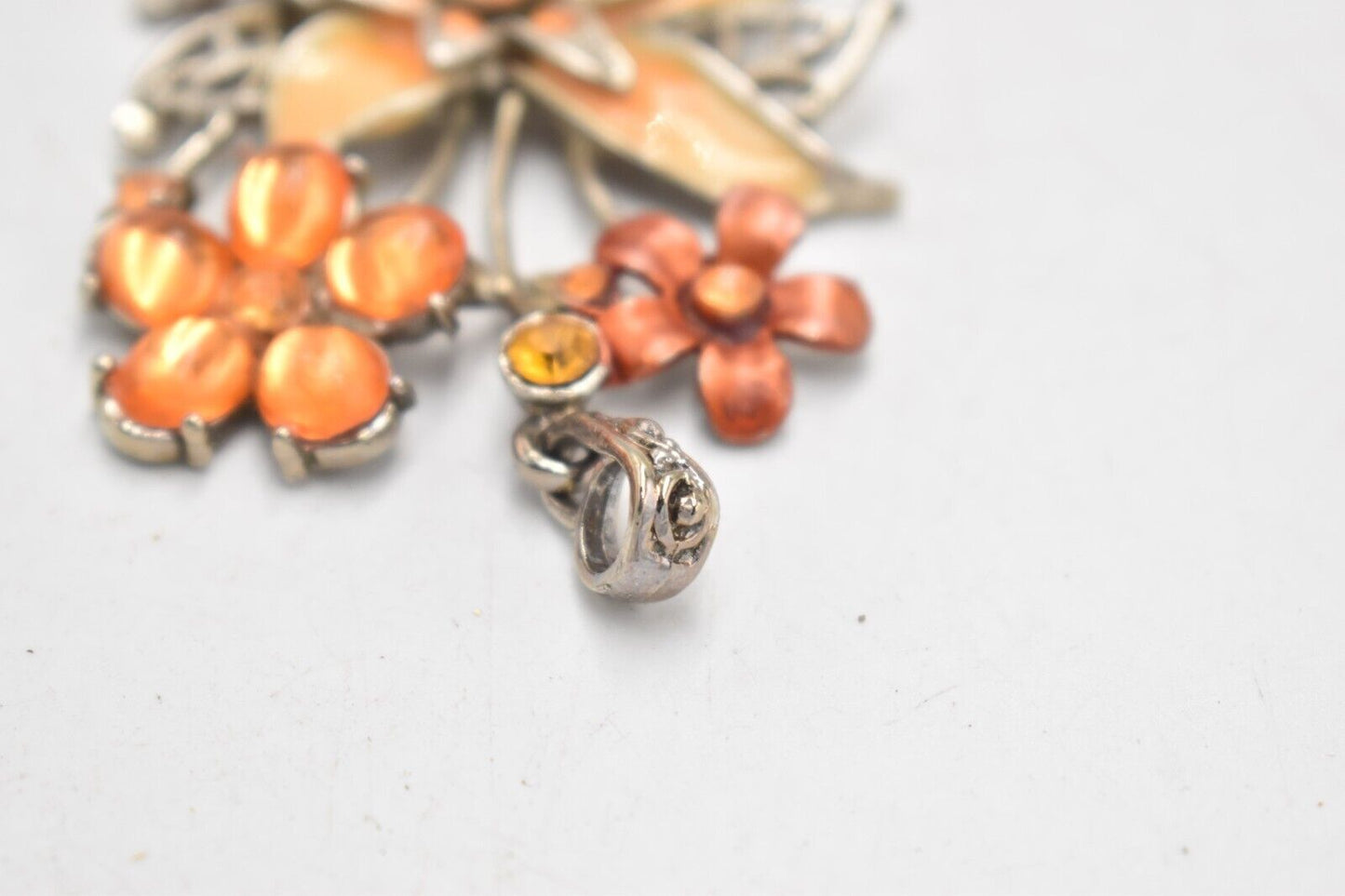 Elegant Floral Necklace Pendant – Enamel & Crystal Flower Design